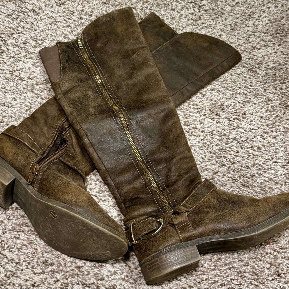 Brown Knee-High Boots with Zipper